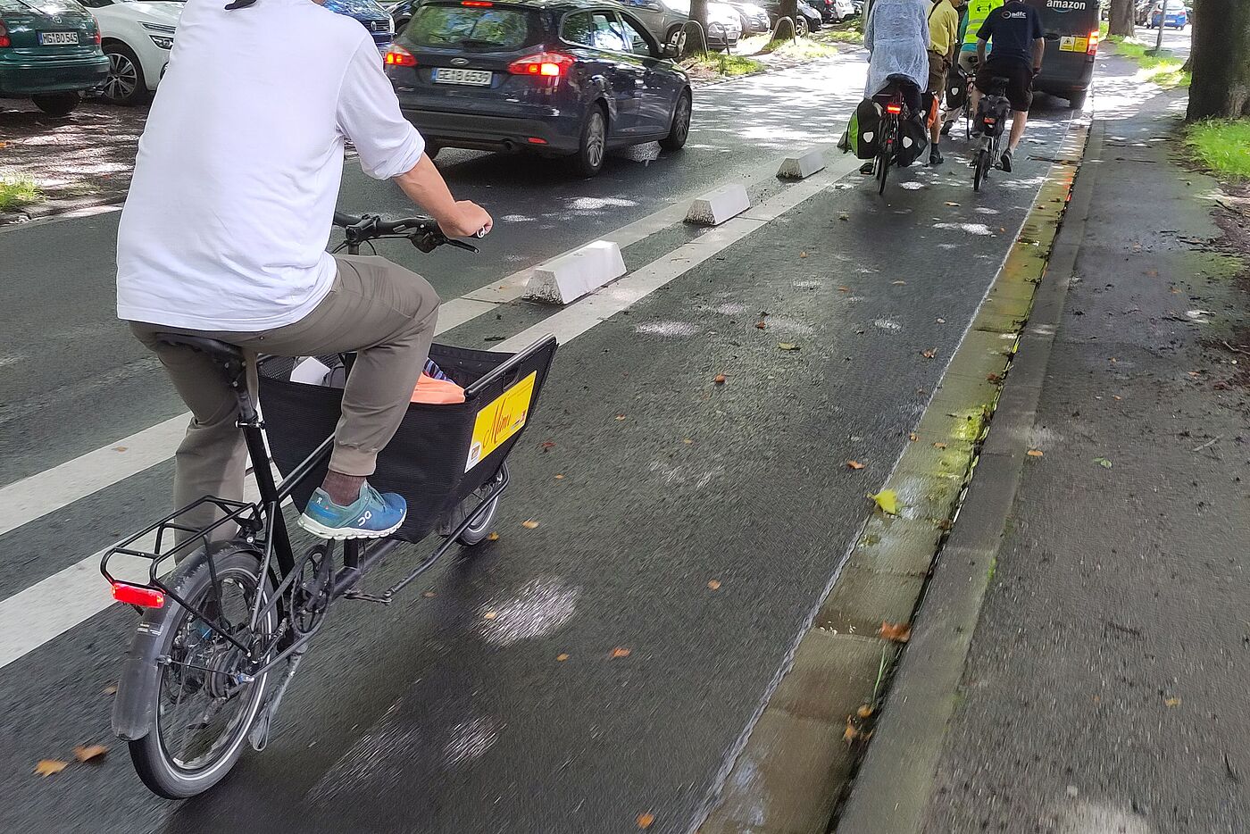 Bequem und sicher alles im Blick. Sowohl Kfz als auch Radverkehr wird auf sicher geführt. 