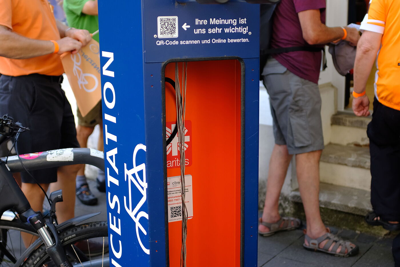 Fahrrad-Service-Station vor dem ADFC-RadHaus.