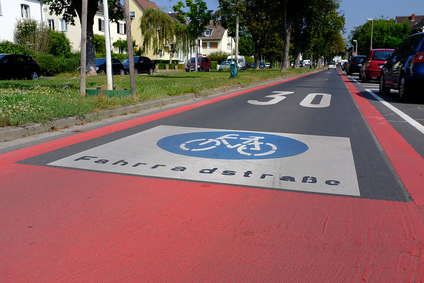 Fahrradstraße in Bonn Beuel. 