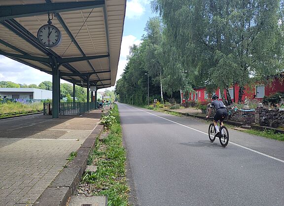 Historischer Bahnhof entlang der Nordbahntrasse.