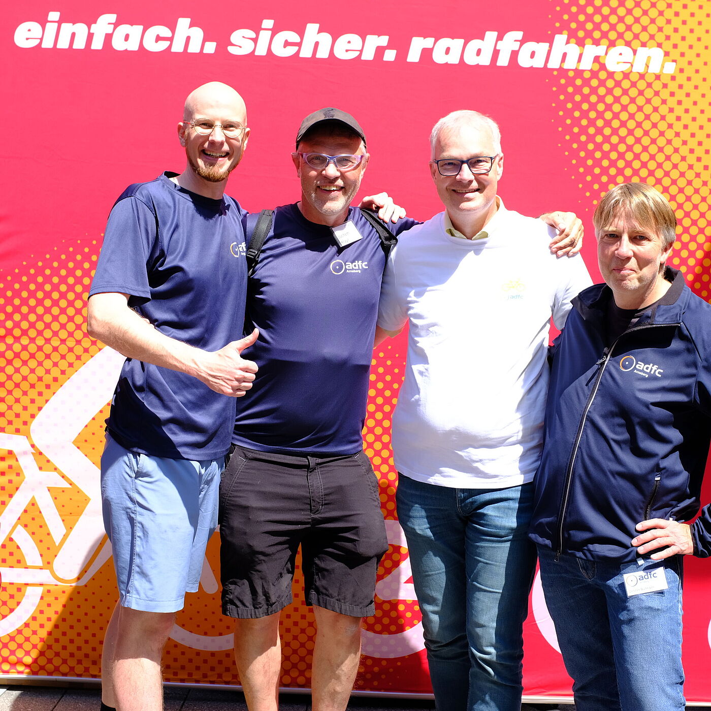 2026_05_30_SicherimStrassenverkehr_Arnsberg_ADFC-NRW Christoph, Carsten, Marc und Jochem vom ADFC in Arnsberg und dem ADFC NRW haben im Rahmen der Schwerpunktaktion in Arnsberg Neheim am 30.05.2026 viel auf die Beine gestellt.
