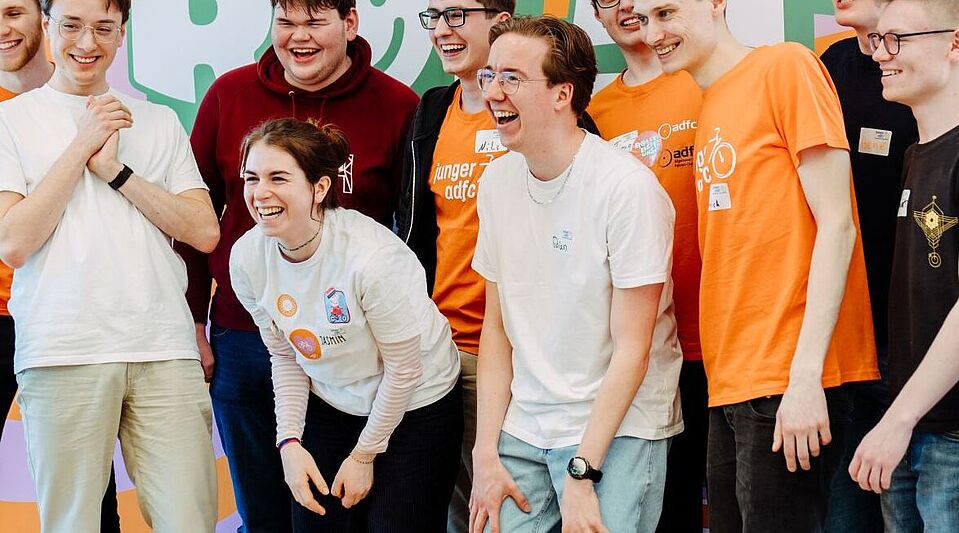 Fotobox-Spaß bei der Landesjugendversammlung 2026 Junge Aktive machen ein Foto an der Fotobox auf der Landesjugendversammlung 2026.